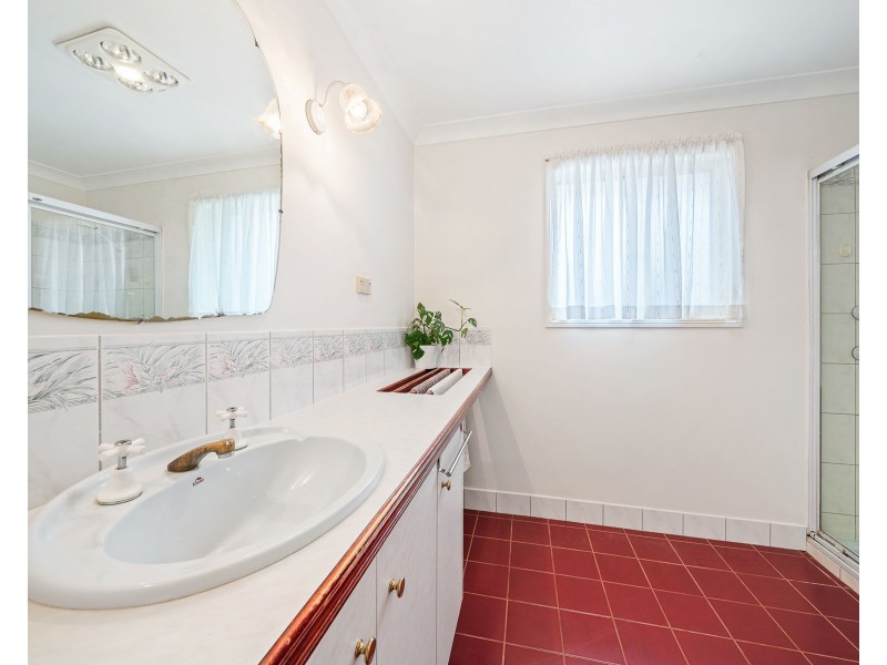 6 Schloss Court, Westbrook QLD 4350