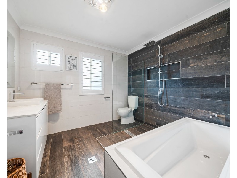 6 Schloss Court, Westbrook QLD 4350