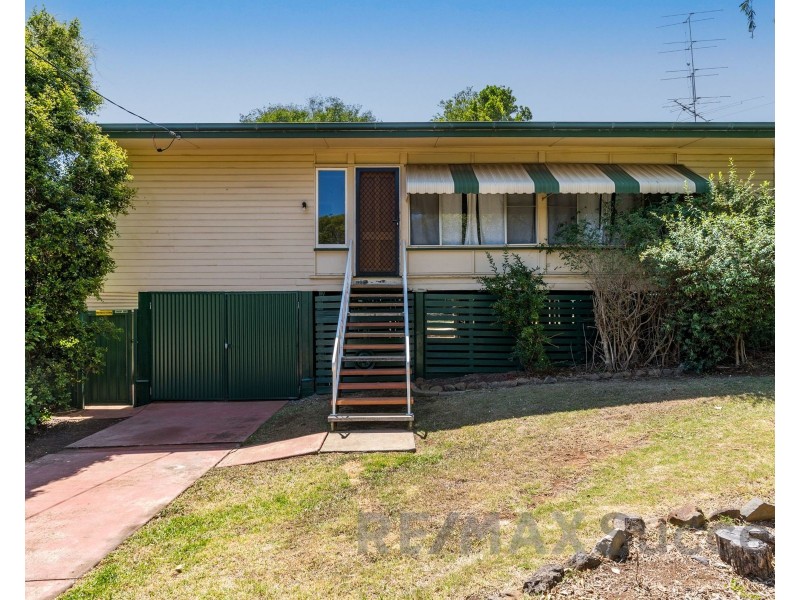 4 Hillview Avenue, Newtown QLD 4350
