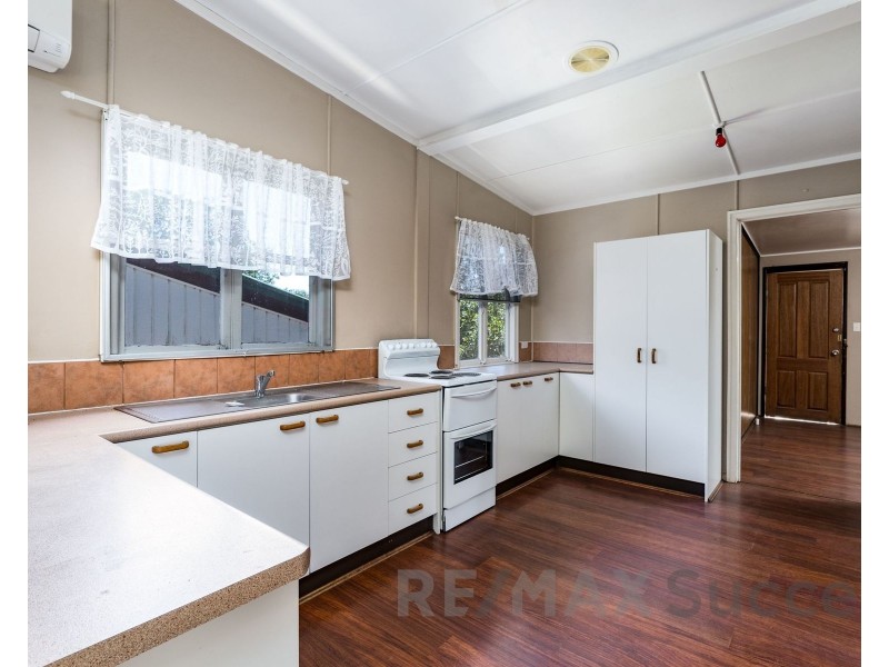 4 Hillview Avenue, Newtown QLD 4350