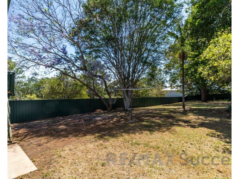 4 Hillview Avenue, Newtown QLD 4350
