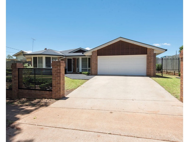 222 Hume Street, South Toowoomba QLD 4350