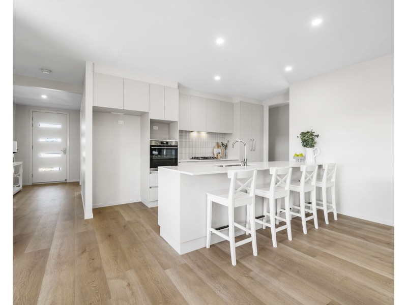 18 McEwan Crescent, Kearneys Spring QLD 4350