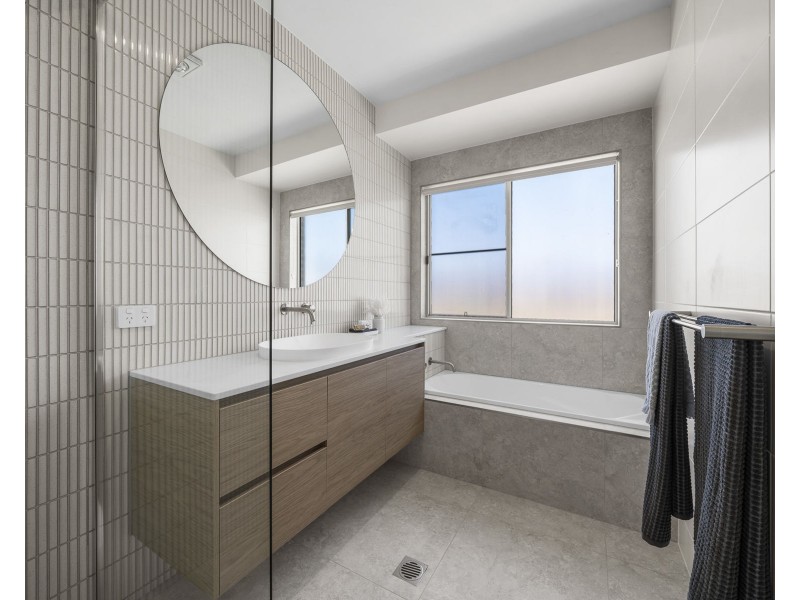 18 McEwan Crescent, Kearneys Spring QLD 4350