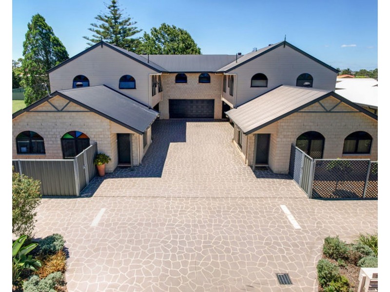 2/261 North Street, Wilsonton Heights QLD 4350