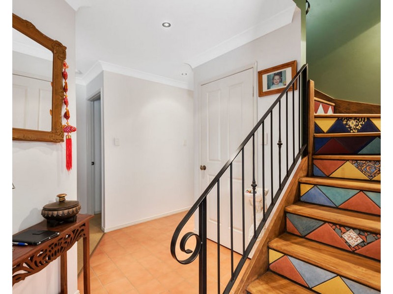 2/261 North Street, Wilsonton Heights QLD 4350