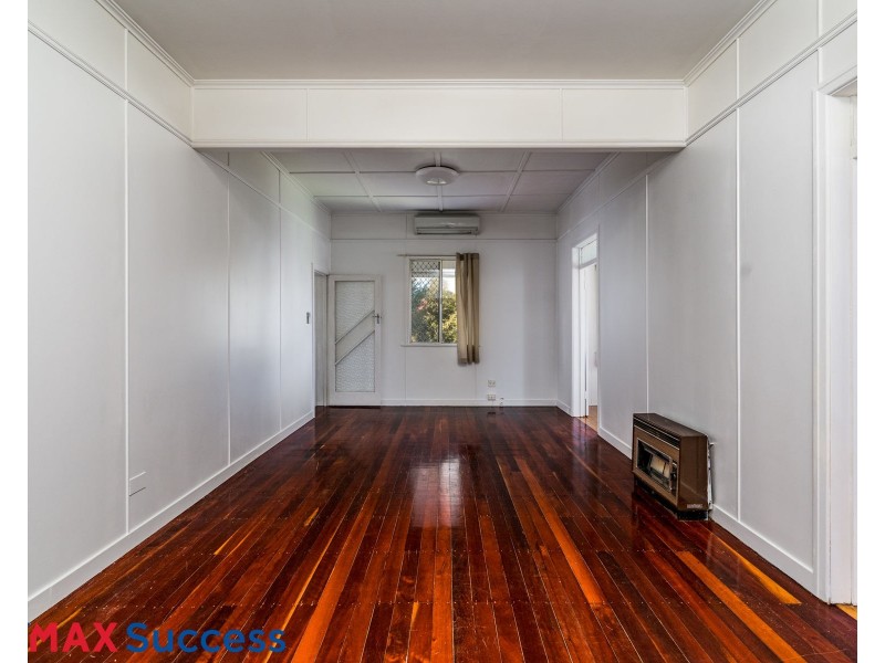 169 West Street, Newtown QLD 4350