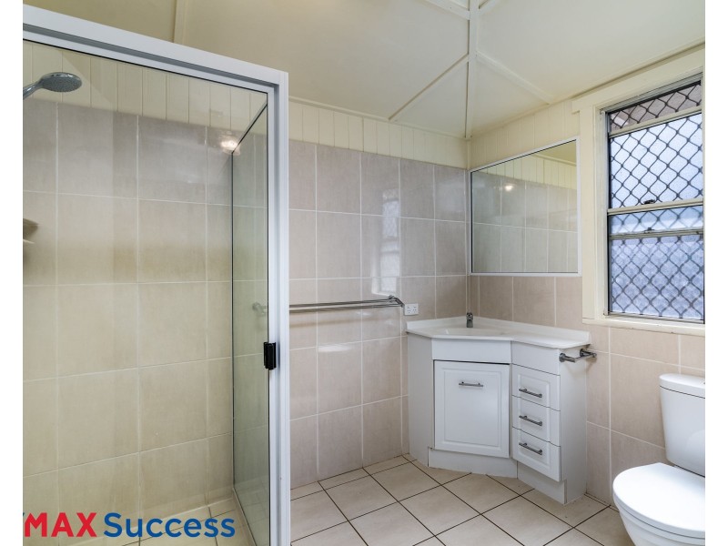 169 West Street, Newtown QLD 4350