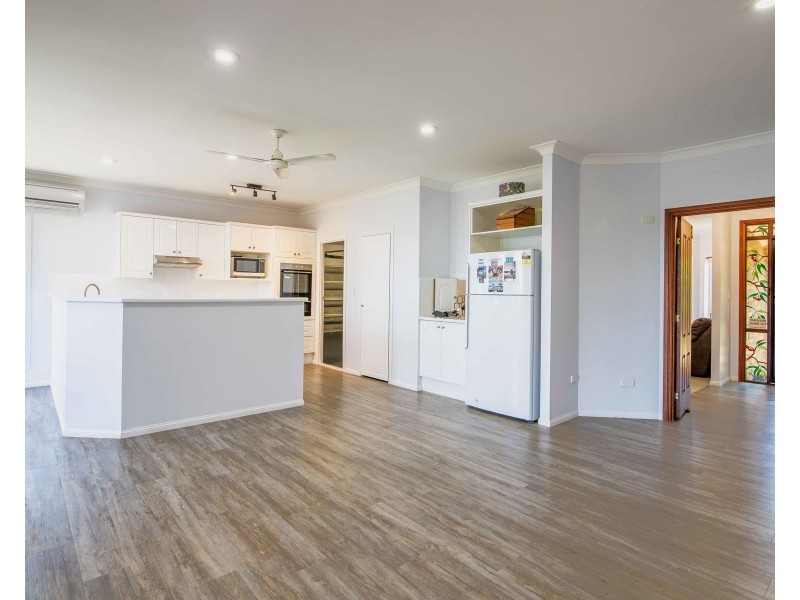 14 Trafalgar Street, Middle Ridge QLD 4350