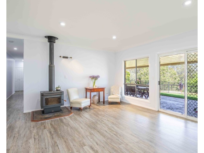 14 Trafalgar Street, Middle Ridge QLD 4350