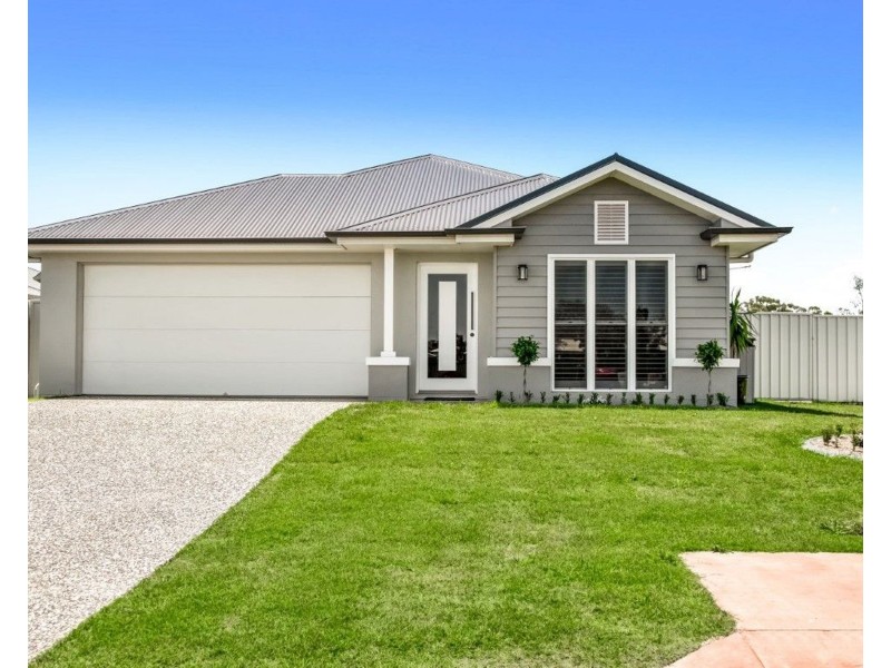 5 Madonna Circuit, Middle Ridge QLD 4350