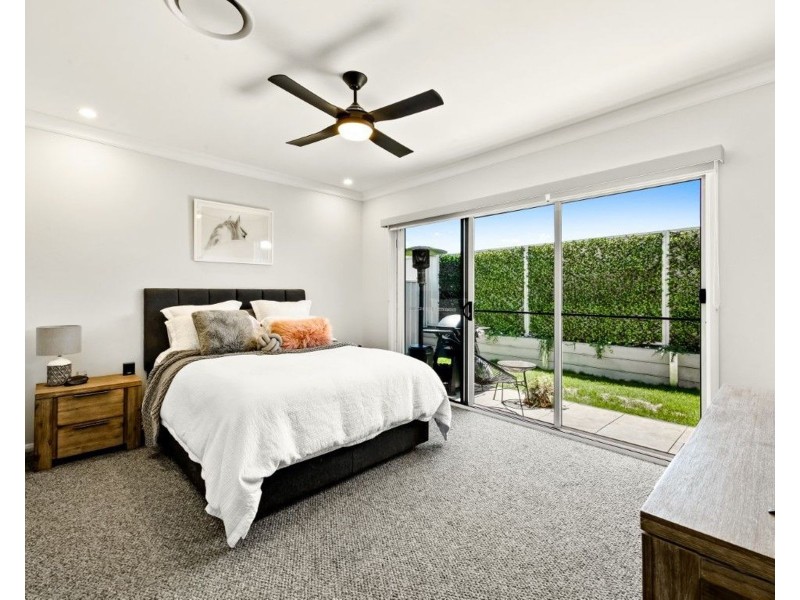 5 Madonna Circuit, Middle Ridge QLD 4350