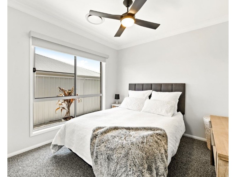 5 Madonna Circuit, Middle Ridge QLD 4350