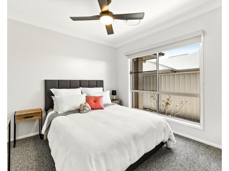 5 Madonna Circuit, Middle Ridge QLD 4350