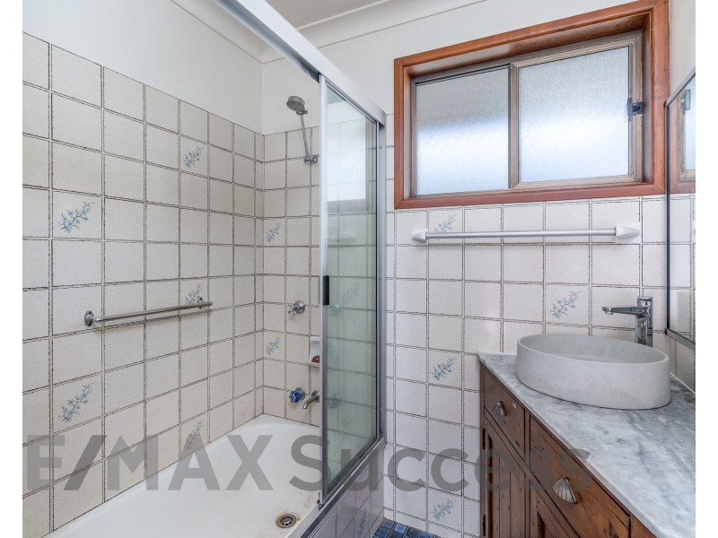 1/208 Tor Street, Rockville QLD 4350