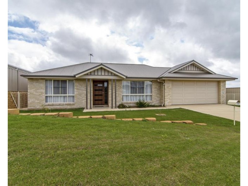 17 McMorrow Street, Kearneys Spring QLD 4350