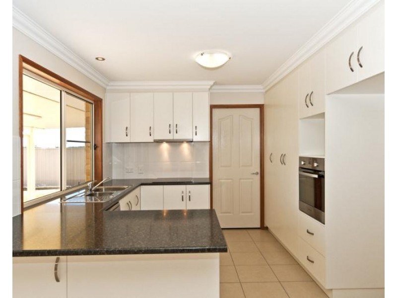 17 McMorrow Street, Kearneys Spring QLD 4350