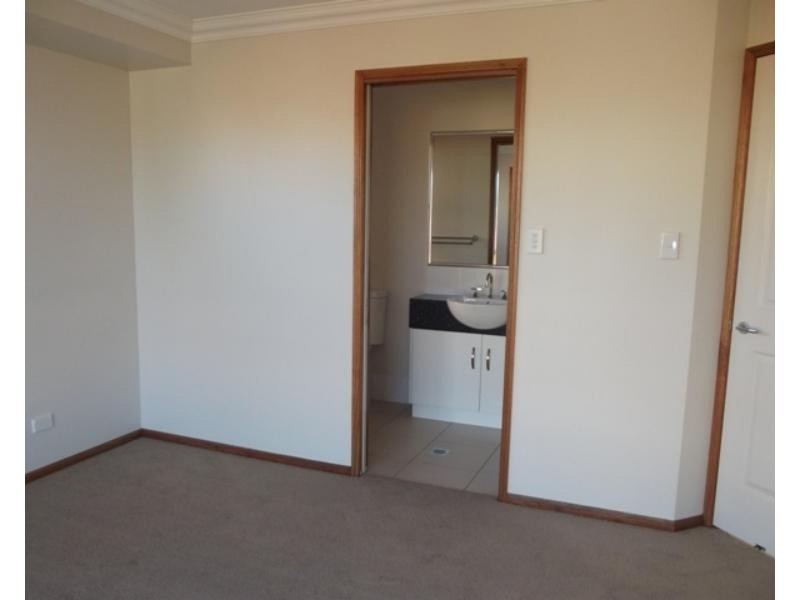 17 McMorrow Street, Kearneys Spring QLD 4350