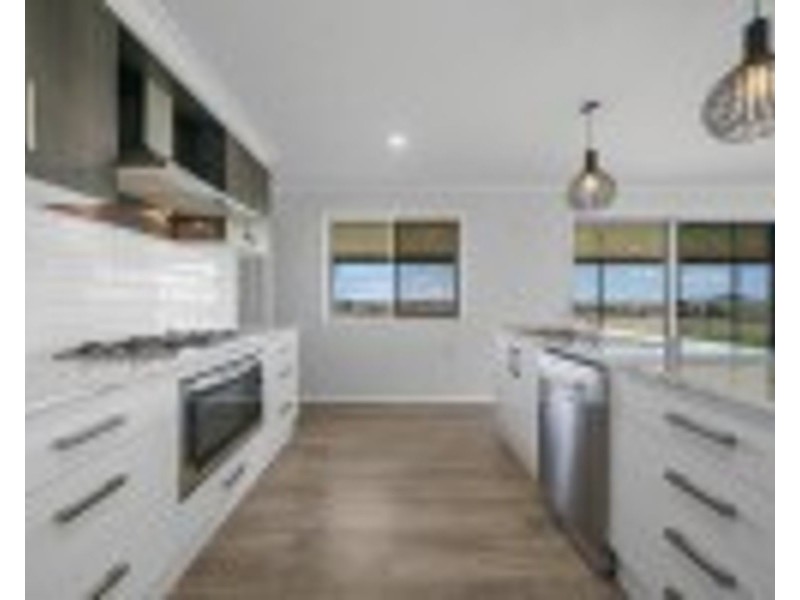 34 Gowrie Mountain School Road, Kingsthorpe QLD 4400