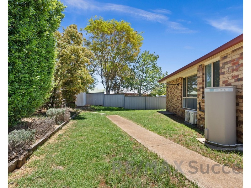 4 Robindale Drive, Darling Heights QLD 4350