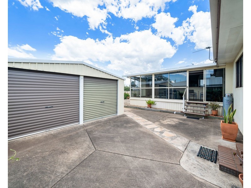 4 Elliott Street, Kearneys Spring QLD 4350