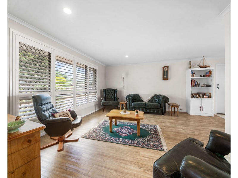 4 Elliott Street, Kearneys Spring QLD 4350