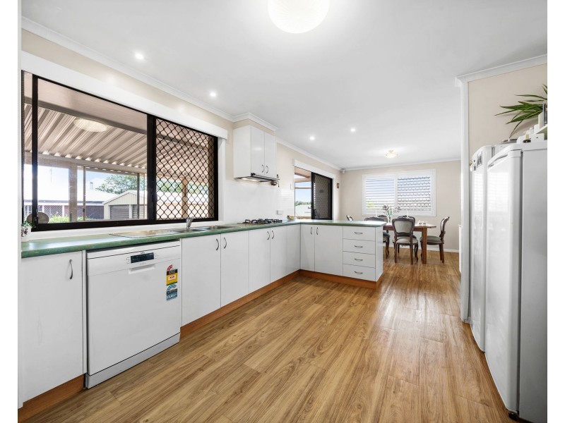 4 Elliott Street, Kearneys Spring QLD 4350