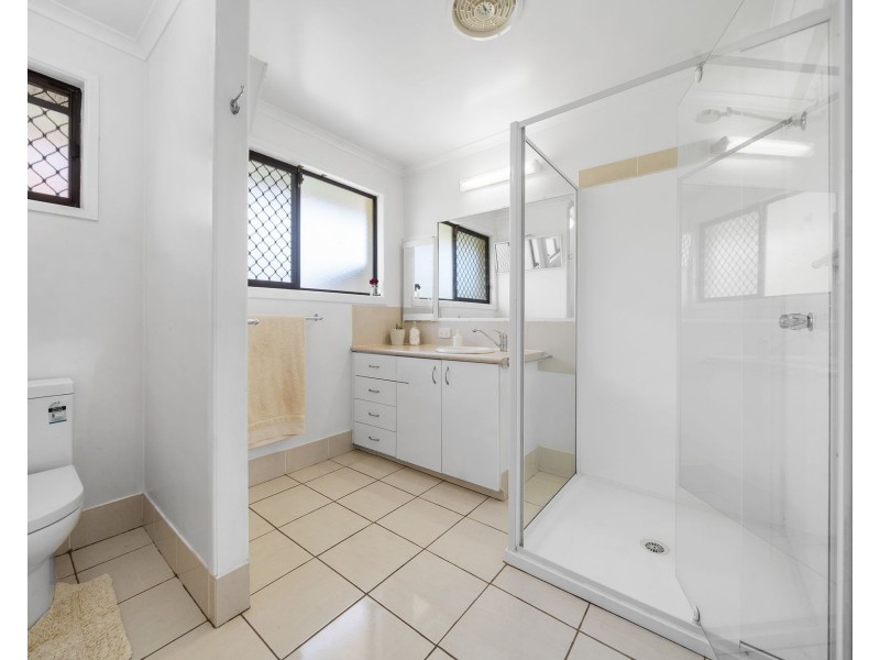 4 Elliott Street, Kearneys Spring QLD 4350