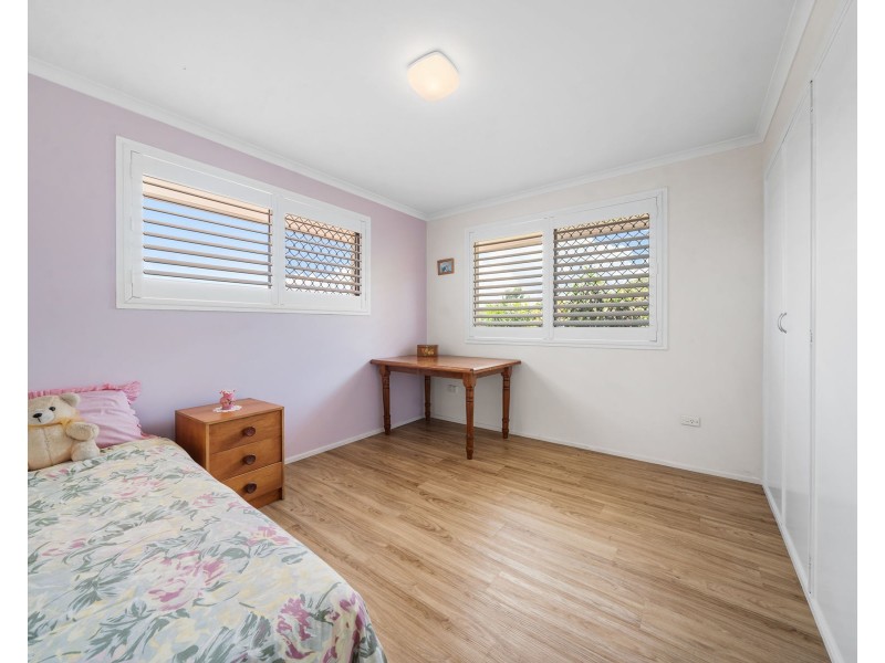 4 Elliott Street, Kearneys Spring QLD 4350