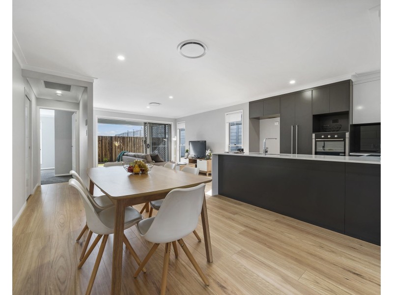 3/9 Grace View Street, Darling Heights QLD 4350