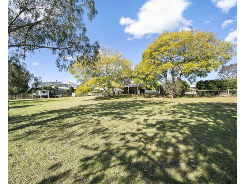 7 Glen Crescent, Highfields QLD 4352