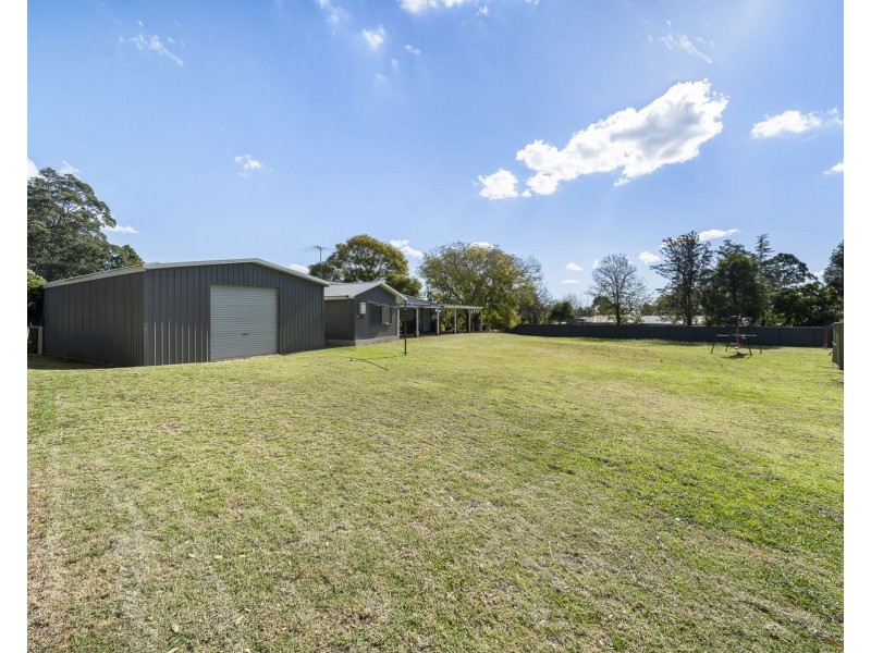 7 Glen Crescent, Highfields QLD 4352