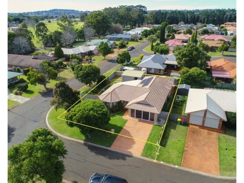 2 Tess Close, Middle Ridge QLD 4350