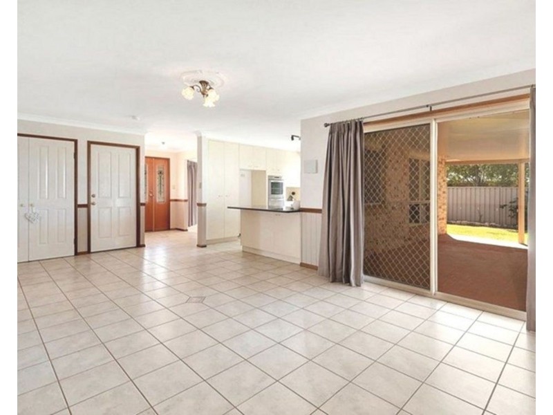2 Tess Close, Middle Ridge QLD 4350