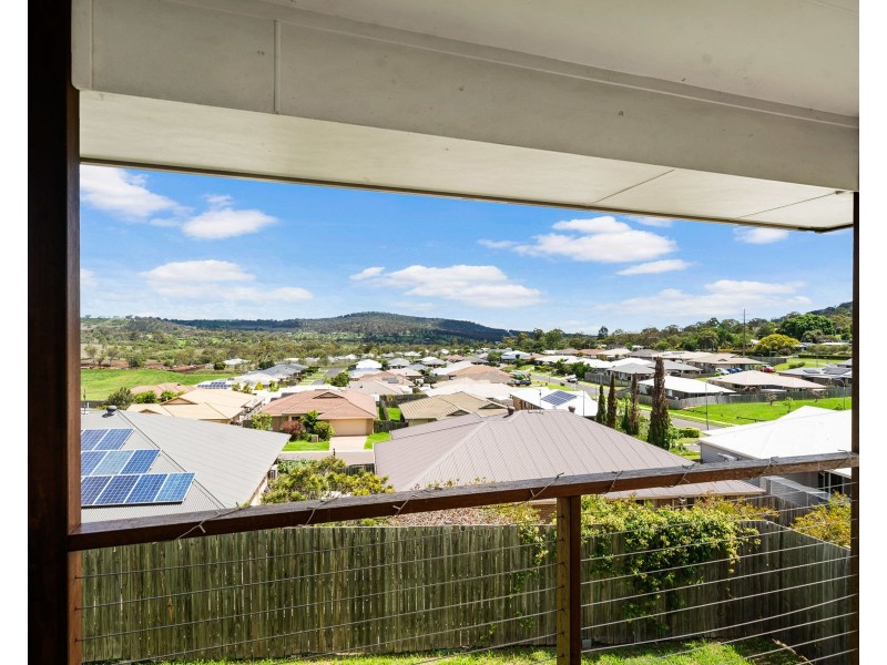 60 Alistair Street, Glenvale QLD 4350