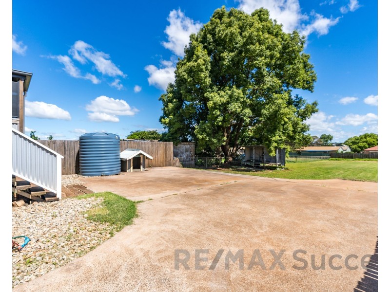 24 Rob Street, Newtown QLD 4350