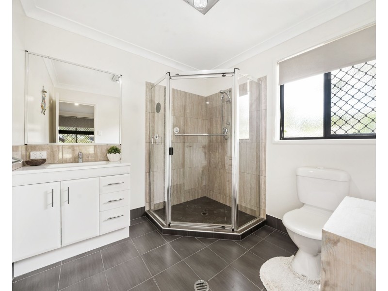 1 Jack Court, Murphys Creek QLD 4352