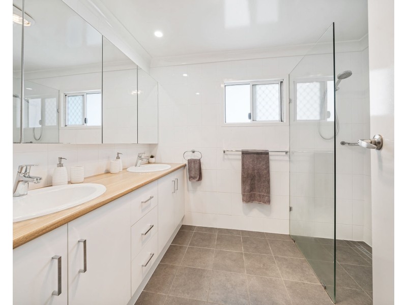 330 Alderley Street, Kearneys Spring QLD 4350