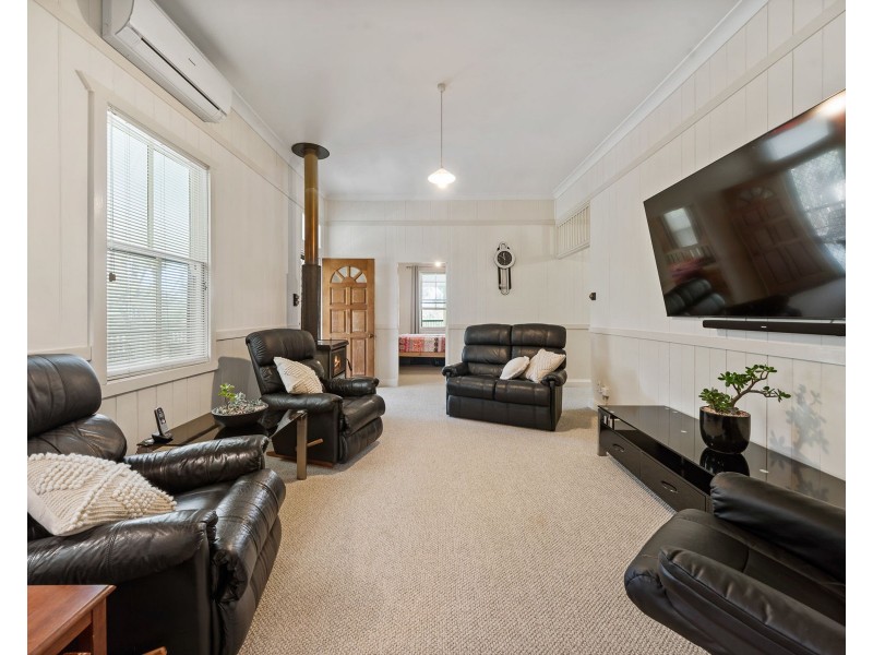 12 Frene Court, Goombungee QLD 4354