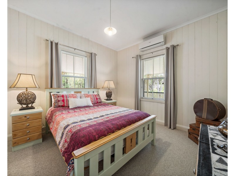 12 Frene Court, Goombungee QLD 4354