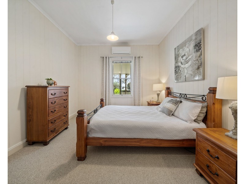 12 Frene Court, Goombungee QLD 4354