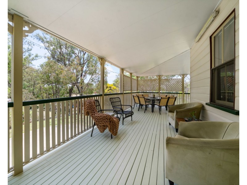 12 Frene Court, Goombungee QLD 4354