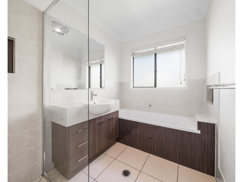 1 Lila Drive, Cotswold Hills QLD 4350