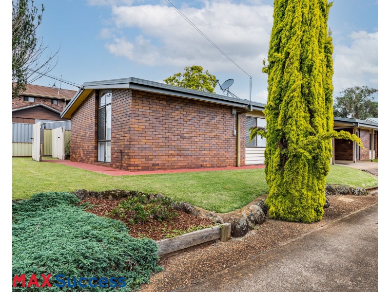 1/4 Brendanbri Street, Centenary Heights QLD 4350