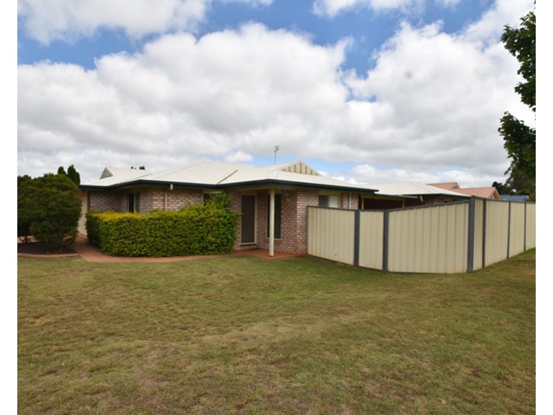 28 Wood Drive, Middle Ridge QLD 4350