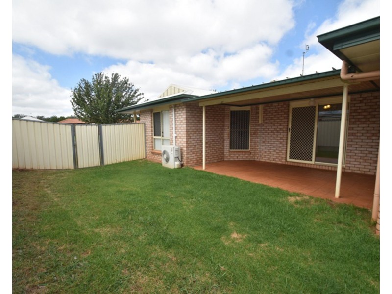 28 Wood Drive, Middle Ridge QLD 4350