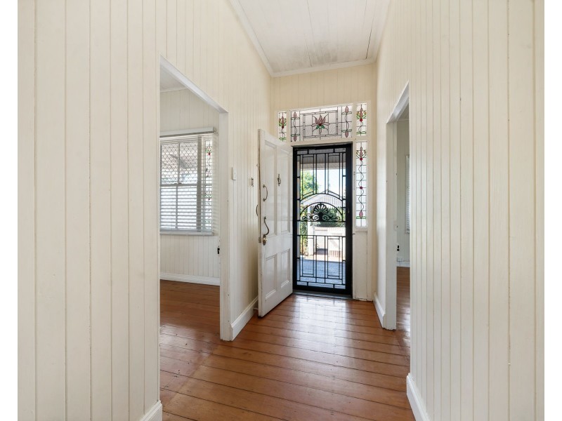 1 Clairmont Street, Newtown QLD 4350