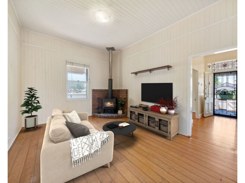 1 Clairmont Street, Newtown QLD 4350