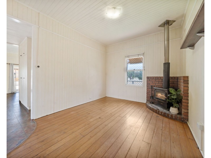 1 Clairmont Street, Newtown QLD 4350