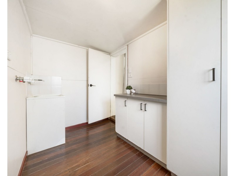 1 Clairmont Street, Newtown QLD 4350